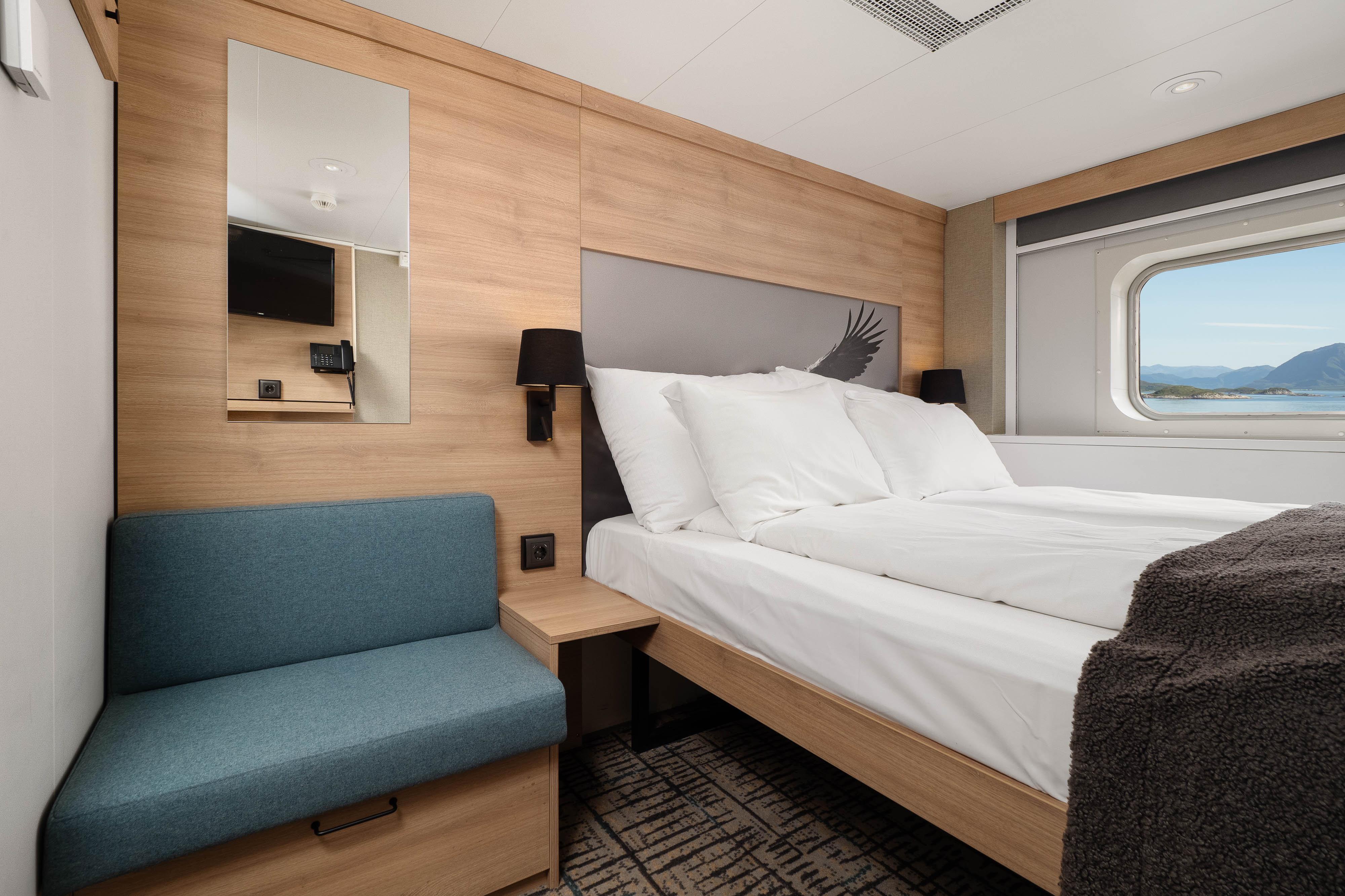 Polar Outside | Double on lower deck with window